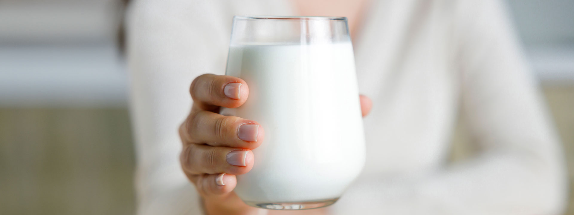 Ποτήρι με γάλα, διακοσμητική εικόνα.