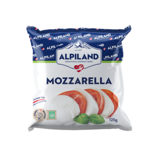 Φρέσκια mozzarella Alpiland σε συσκευασία.