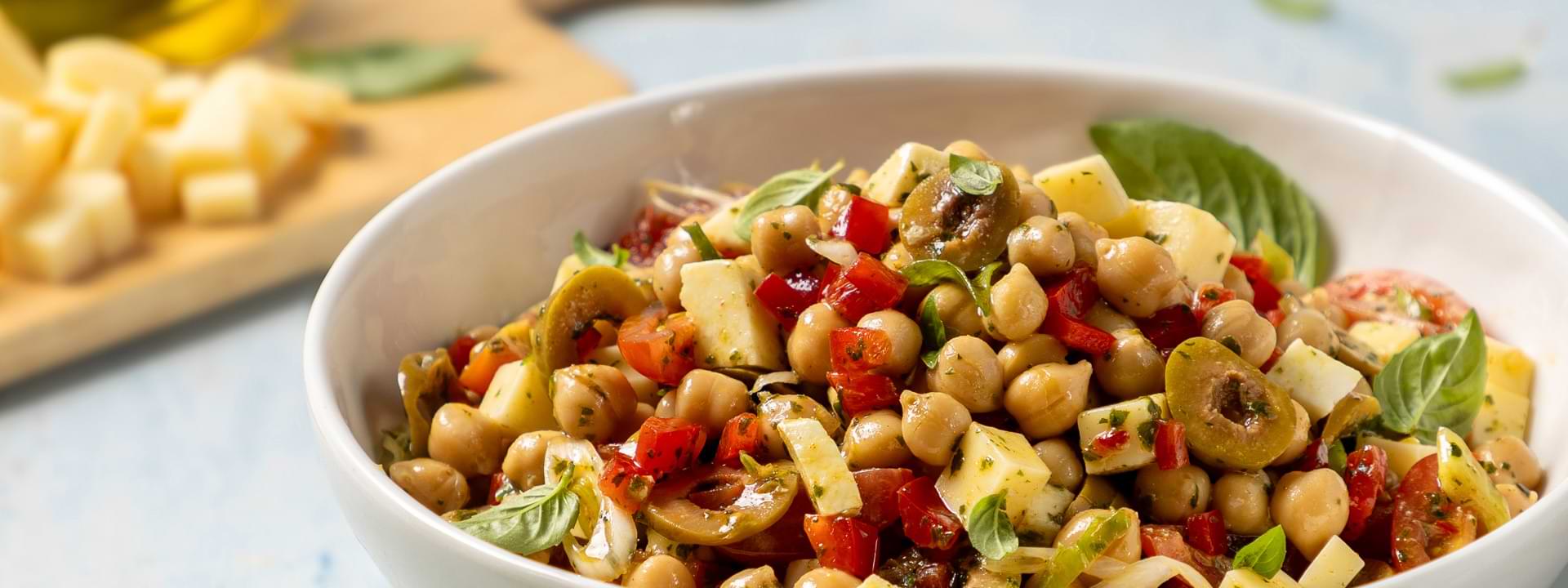 Header Image Κρύα σαλάτα με ρεβίθια και τυριά Alpiland