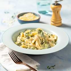 «Kοχύλια» ζυμαρικά, με σάλτσα μπρόκολου και κεφαλοτύρι Alpiland, συνταγή για απόλαυση στο max.