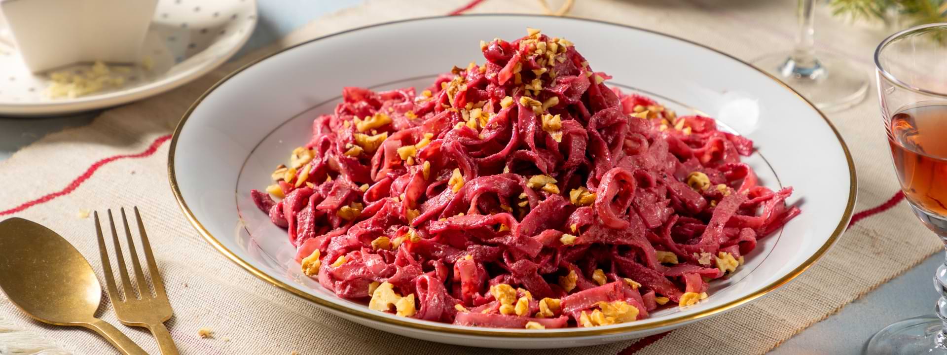 Header Image Ταλιατέλες με παντζάρι και Αlpiland Mozzarella φρέσκια